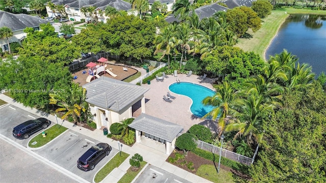 7702 Paddock Pl, Davie, FL 33328 - aerial view of a large body of water and a pool