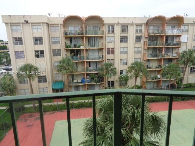 9320 Fontainebleau Blvd Unit 503, Miami, FL 33172 - view of apartment building / complex