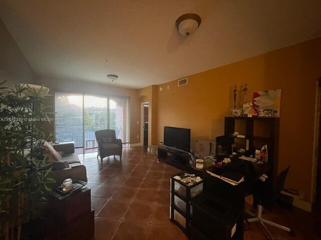 6560 NW 114th Ave Unit 531, Doral, FL 33178 - living area featuring tile patterned floors