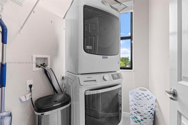 3401 SE 5th St, Homestead, FL 33033 - laundry room with estacked washer and dryer