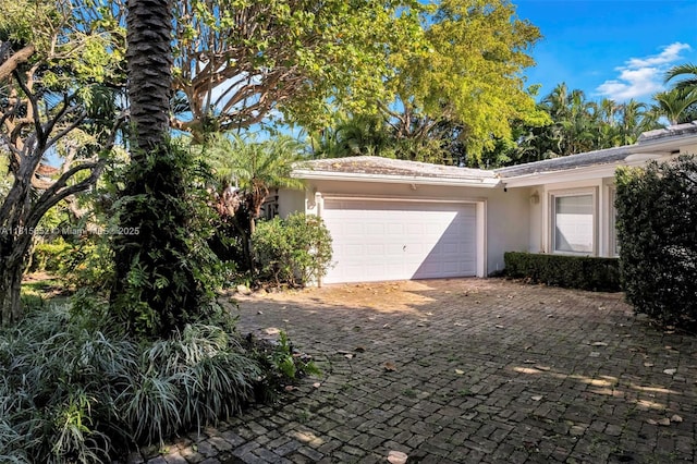 345 Harbor Ln, Key Biscayne, FL 33149 - garage with decorative driveway