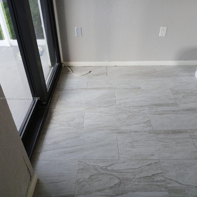 20505 E Country Club Dr Unit 138, Aventura, FL 33180 - unfurnished room featuring baseboards