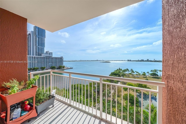 2000 N Bayshore Dr Unit 1011, Miami, FL 33137 - balcony featuring a water view and a city view