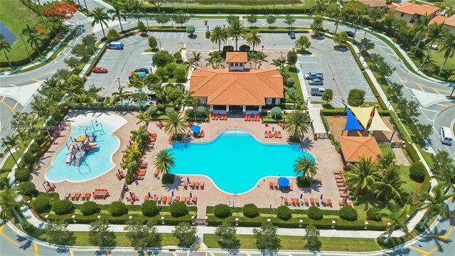 724 SE 37th Ave, Homestead, FL 33033 - bird's eye view of a pool area