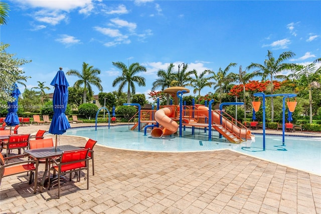 724 SE 37th Ave, Homestead, FL 33033 - view of communal playground