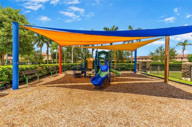 724 SE 37th Ave, Homestead, FL 33033 - view of community jungle gym