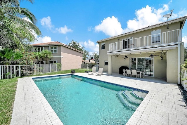 4007 Turquoise Trl, Weston, FL 33331 - view of pool featuring ceiling fan and a patio