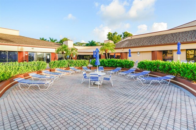 9601 Sunrise Lakes Blvd Unit 106, Sunrise, FL 33322 - view of patio