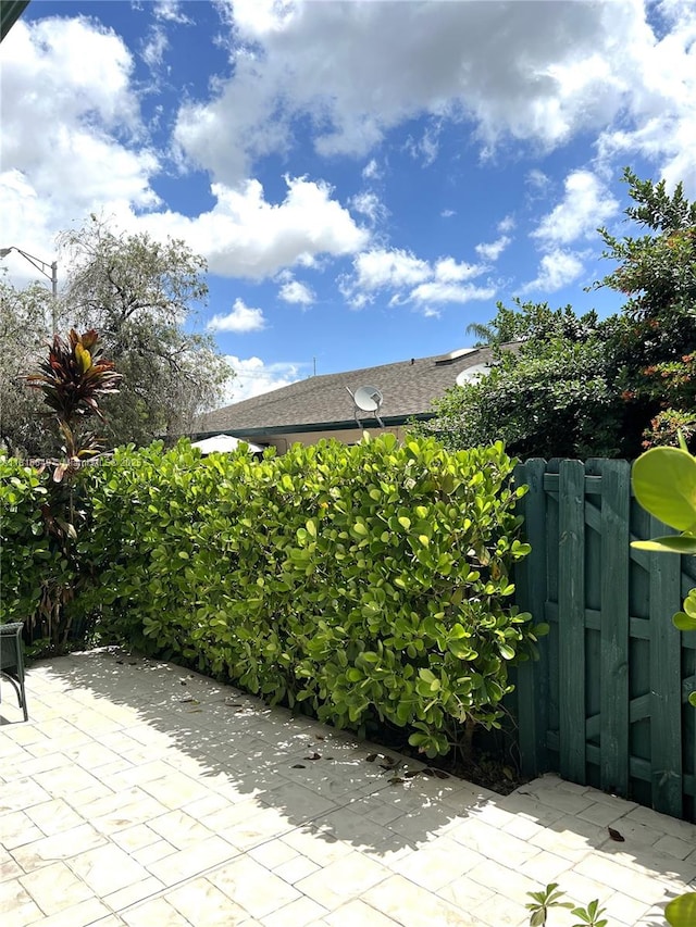 10830 SW 72nd St Unit 14, Miami, FL 33173 - view of patio