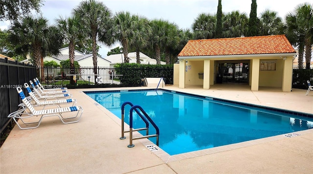 3059 Dogwood Ln, Margate, FL 33063 - community pool with a patio