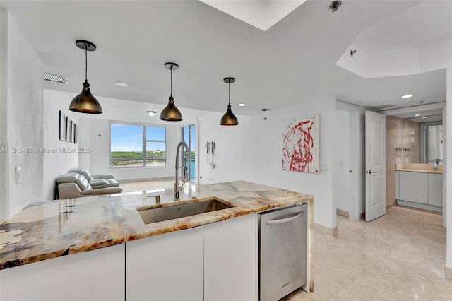 2641 N Flamingo Rd Unit 603N, Sunrise, FL 33323 - kitchen with a sink, open floor plan, decorative light fixtures, white cabinets, and recessed lighting