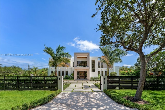 6200 Moss Ranch Rd, Pinecrest, FL 33156 - view of home's community with a gate