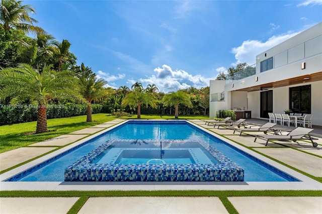 6200 Moss Ranch Rd, Pinecrest, FL 33156 - swimming pool with an in-ground hot tub, a patio area, and a yard