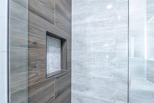 2725 NW 7th St, Fort Lauderdale, FL 33311 - bathroom view of a tile shower