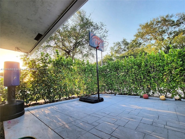 482 NE 8th Ave, Deerfield Beach, FL 33441 - view of patio