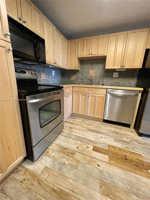 2751 Taft St Unit 107, Hollywood, FL 33020 - photo 4