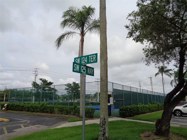 900 SW 125th Way Unit 112R, Pembroke Pines, FL 33027 - exterior view of parking