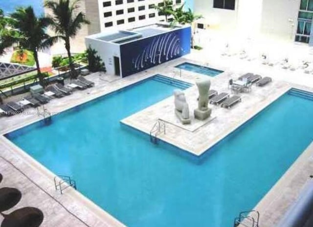 335 S Biscayne Blvd Unit 3110, Miami, FL 33131 - community pool with a patio area