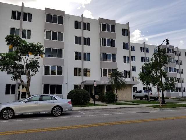 250 180th Dr Unit 159, Sunny Isles Beach, FL 33160 - view of apartment building / complex