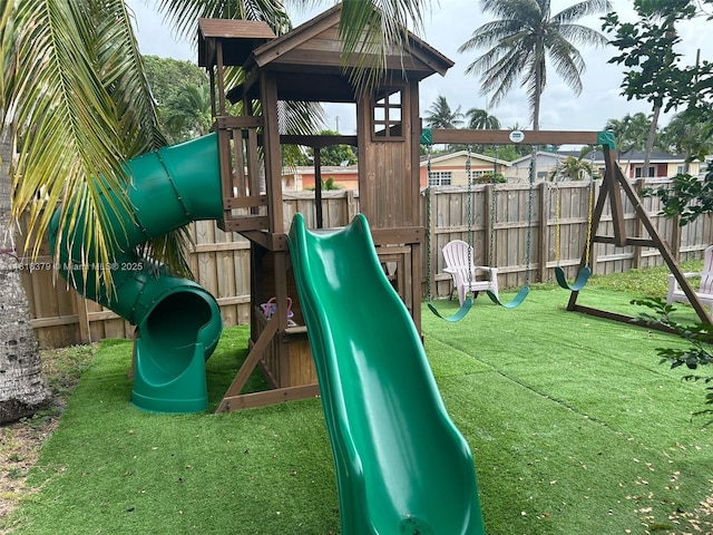 17630 NE 4th Ave, North Miami Beach, FL 33162 - view of play area
