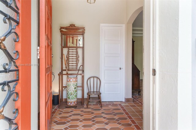 492 NE 55th St, Miami, FL 33137 - hallway featuring arched walkways