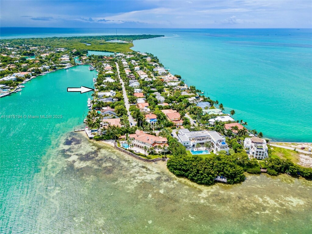 699 N Mashta Dr, Key Biscayne, FL 33149 - aerial view of a large body of water