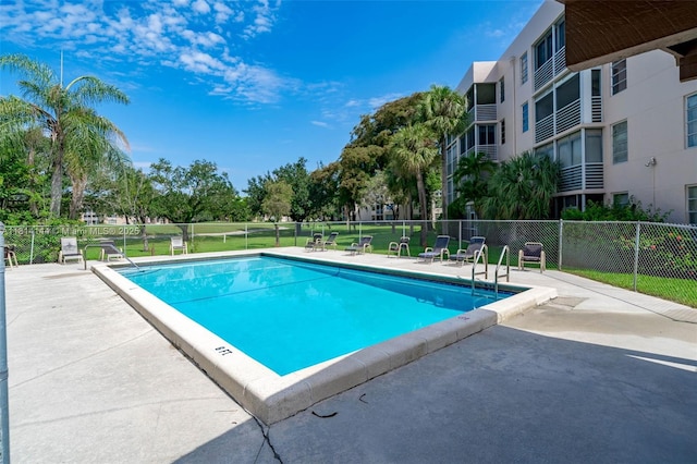 9510 Seagrape Dr Unit 101, Davie, FL 33324 - community pool featuring a patio