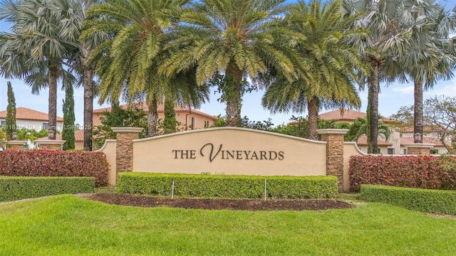 628 SE 37th Pl, Homestead, FL 33033 - community / neighborhood sign featuring a lawn