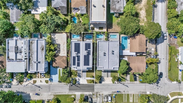 3122 Carter St, Miami, FL 33133 - aerial view of property's location featuring a pool area