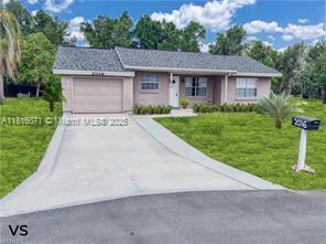 2016 Mariner Ct, La Belle, FL 33935 - photo 1
