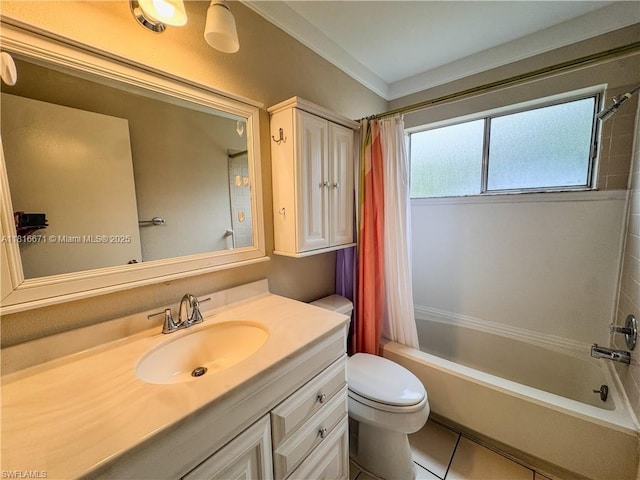 2016 Mariner Ct, La Belle, FL 33935 - full bath with vanity, toilet, shower / bath combination with curtain, and tile patterned floors
