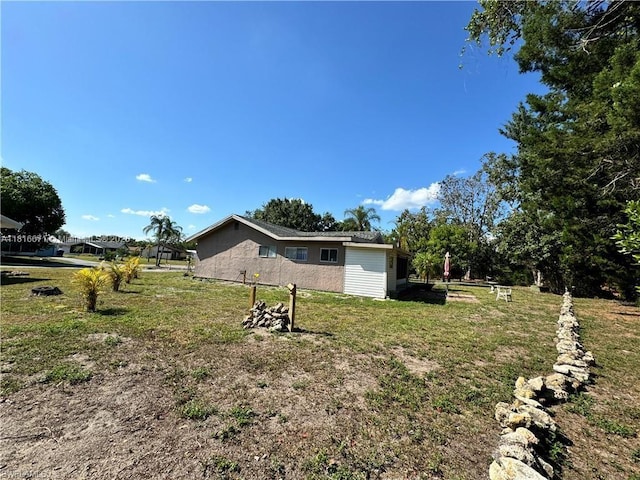2016 Mariner Ct, La Belle, FL 33935 - view of grassy yard
