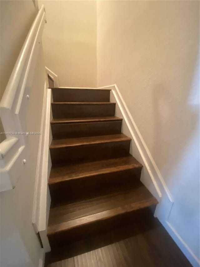 11603 NW 89th St Unit 214, Doral, FL 33178 - view of staircase