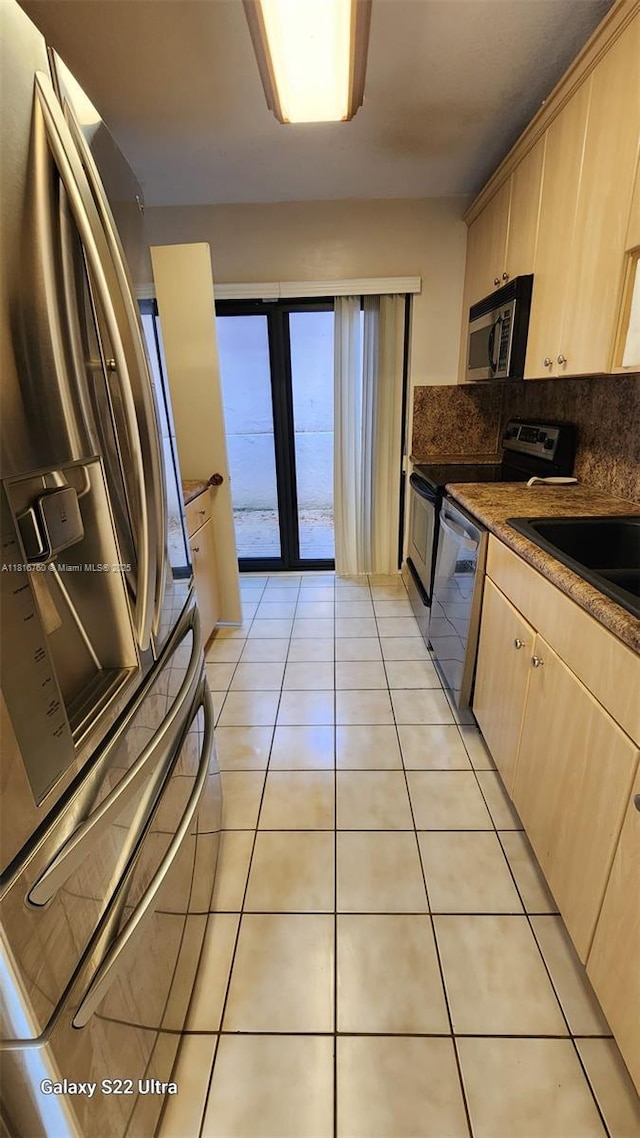 3607 Lime Hill Rd Unit 195, Lauderhill, FL 33319 - photo 2