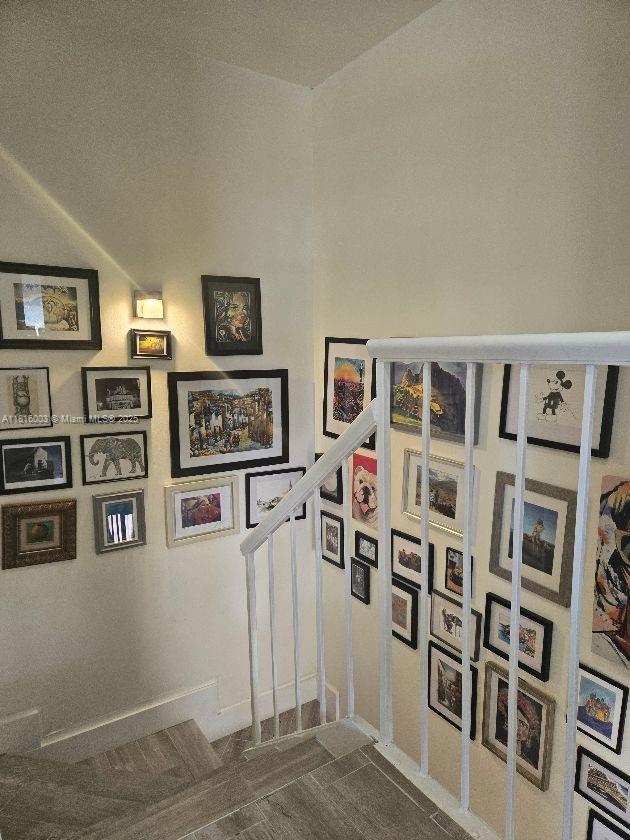 4560 SW 68th Ct Cir Unit 61-9, Miami, FL 33155 - detailed view of baseboards