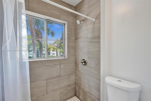 2388 NW 97th Way, Pembroke Pines, FL 33024 - full bath with a tile shower and toilet