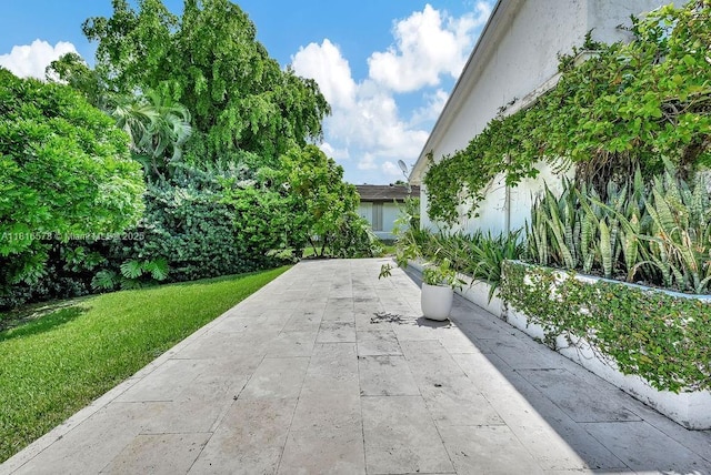 7761 SW 170th St, Palmetto Bay, FL 33157 - view of patio