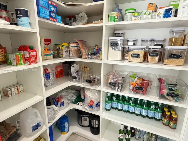 8167 NW 45th St, Doral, FL 33166 - view of pantry