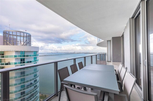 488 NE 18th St Unit 3911, Miami, FL 33132 - balcony with a city view and an outdoor hangout area