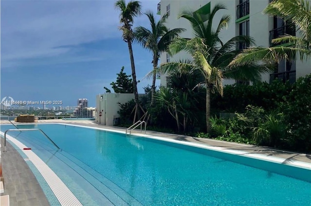 488 NE 18th St Unit 3911, Miami, FL 33132 - view of community pool