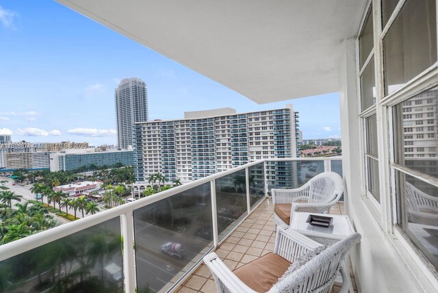 3725 S Ocean Dr Unit 1224, Hollywood, FL 33019 - balcony featuring a city view