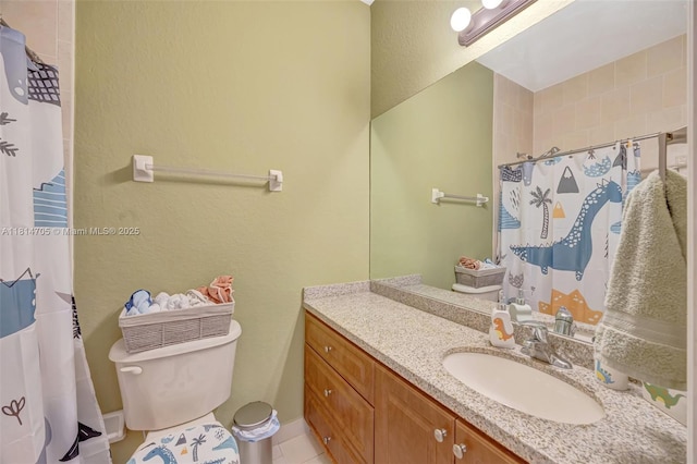 14521 SW 29th Ter Unit 14521, Miami, FL 33175 - full bath featuring vanity, tile patterned flooring, and a shower with shower curtain