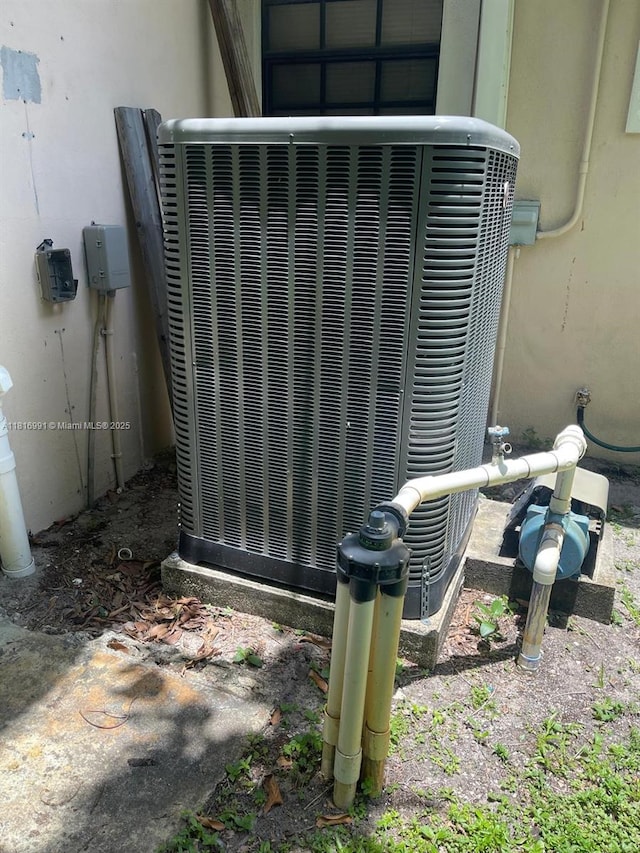 451 E Dayton Cir, Fort Lauderdale, FL 33312 - exterior view of a cooling unit and stucco siding