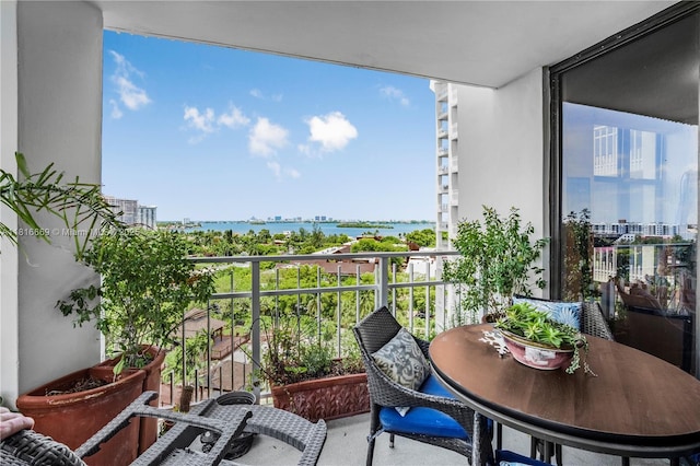 1000 Quayside Ter Unit 1107, Miami, FL 33138 - balcony featuring a water view and a city view