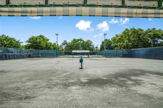 1000 Quayside Ter Unit 1107, Miami, FL 33138 - view of tennis court