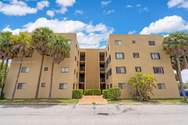 8635 NW 8th St Unit 104, Miami, FL 33126 - view of apartment building / complex