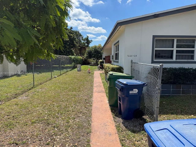 1226 NE 112th St, Miami, FL 33161 - view of yard