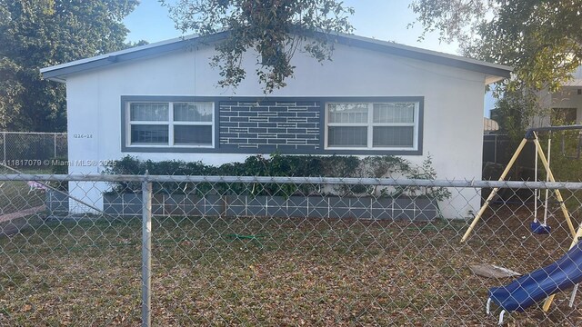 1226 NE 112th St, Miami, FL 33161 - view of side of home