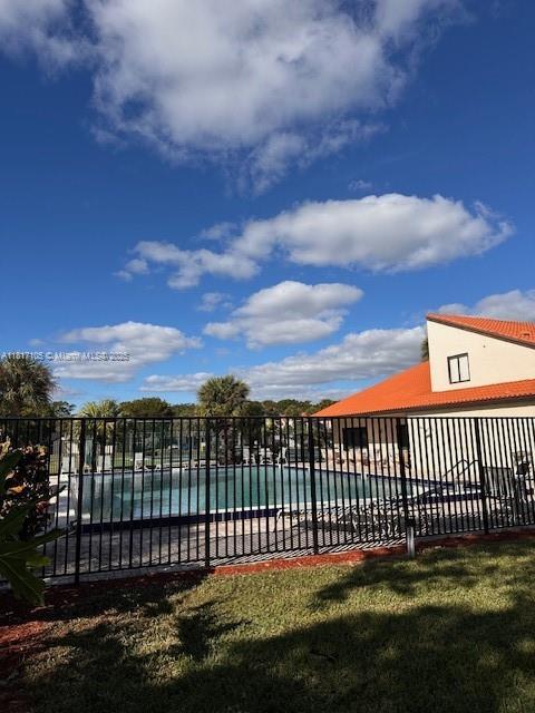 12 Via De Casas Sur Unit 104, Boynton Beach, FL 33426 - view of community pool