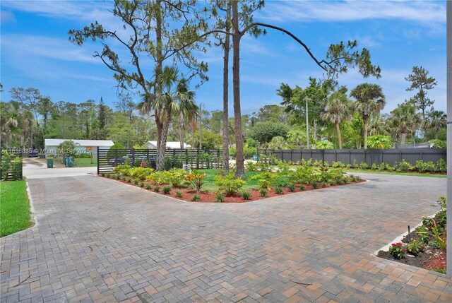 1902 Della Dr, Naples, FL 34117 - view of property's community